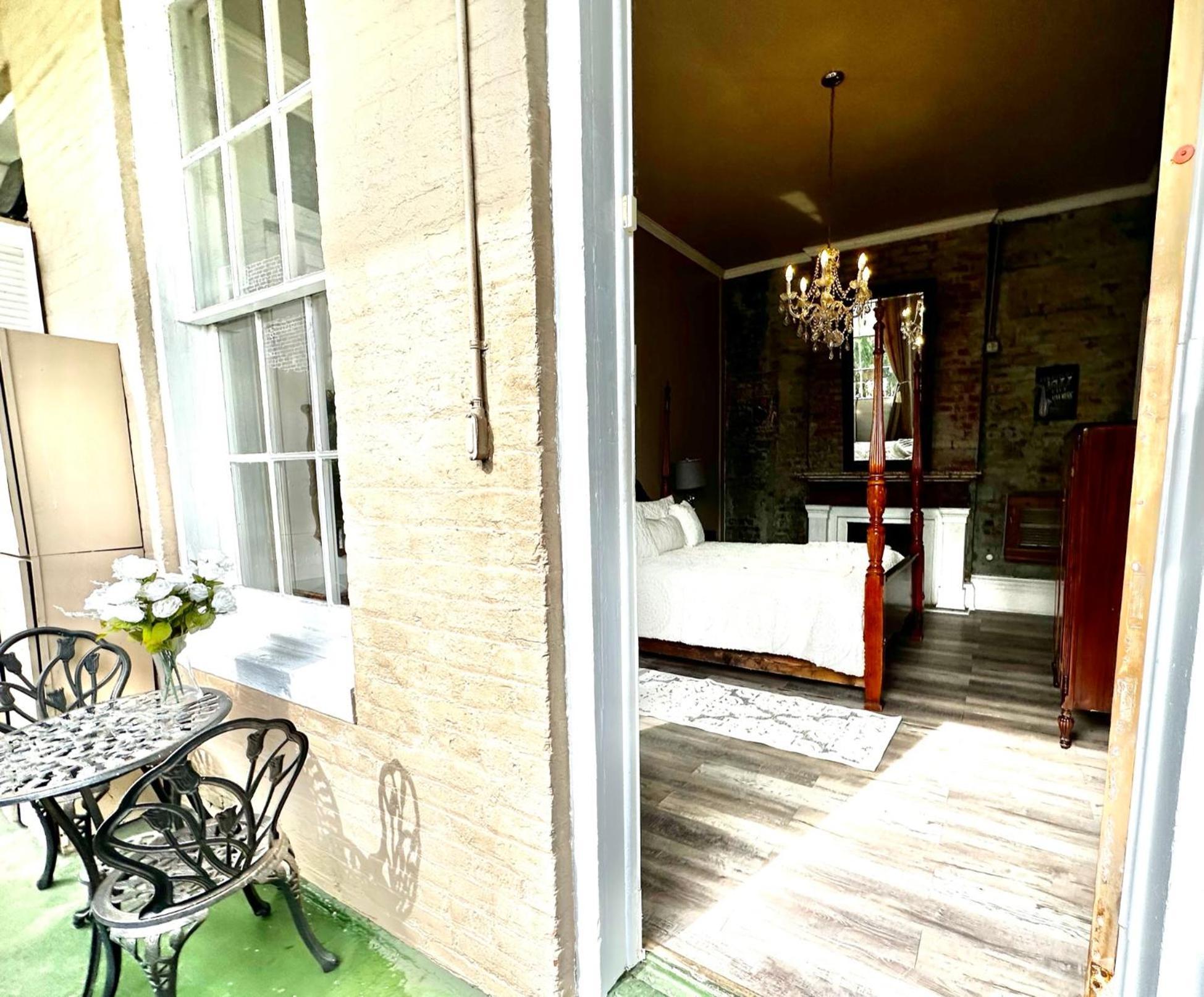 Fleur De Lis Mansion Bed & Breakfast New Orleans Exterior photo