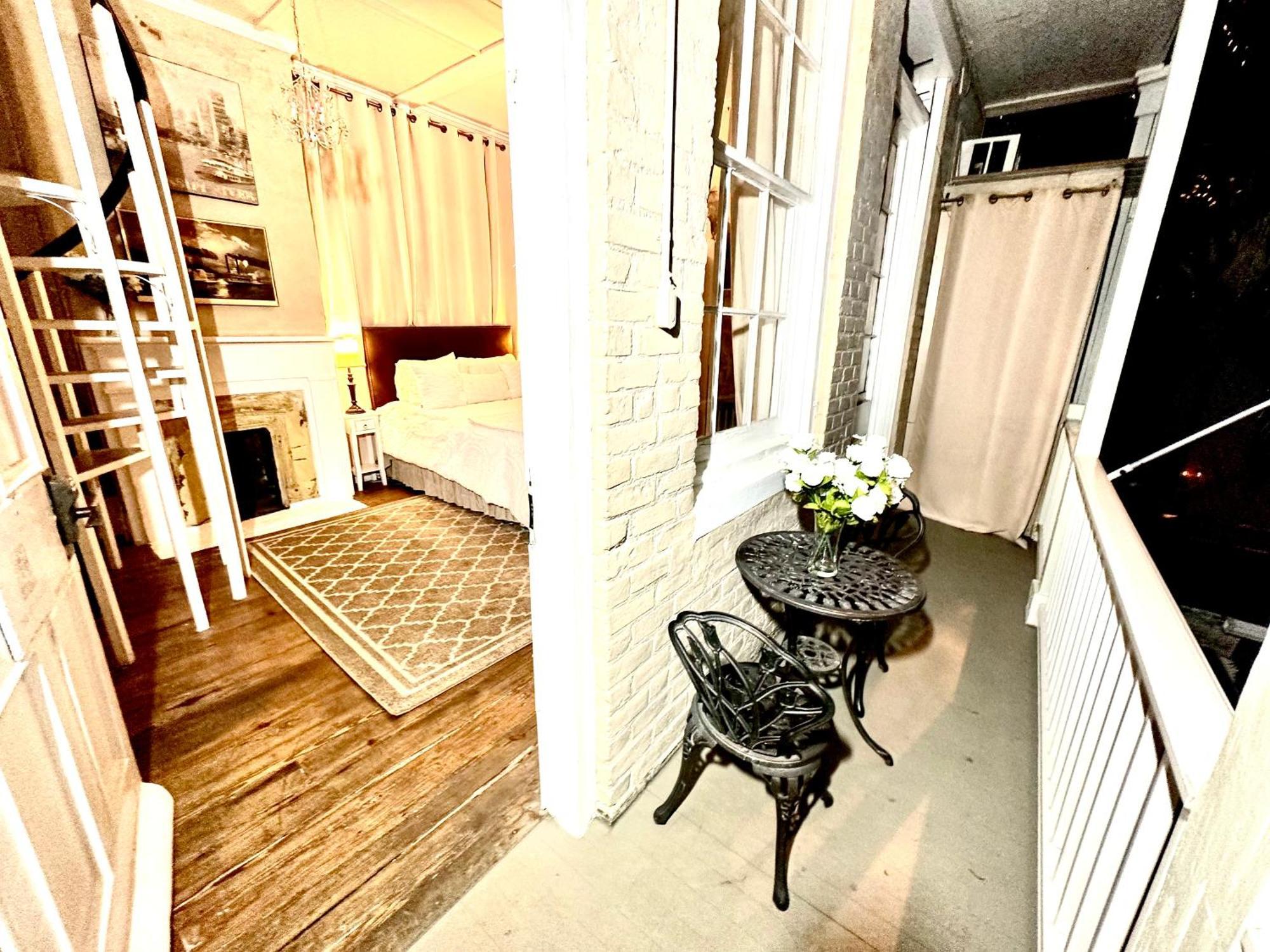 Fleur De Lis Mansion Bed & Breakfast New Orleans Exterior photo